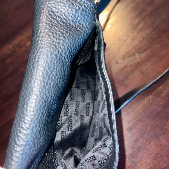 Pebble leather black Michael Kors cross body - Picture 4 of 6